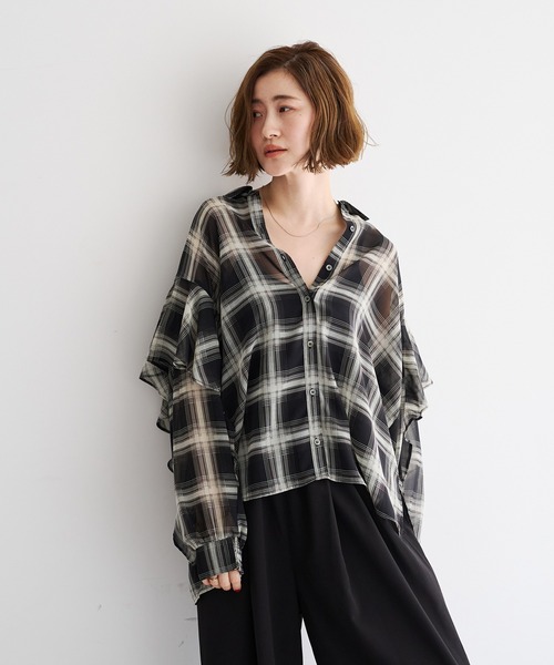 YECCA VECCA(イェッカヴェッカ)の「チェック柄シアーラッフルシャツ(シャツ/ブラウス・レディース・ブラック/ブラウン・FREE)」の4枚目の写真