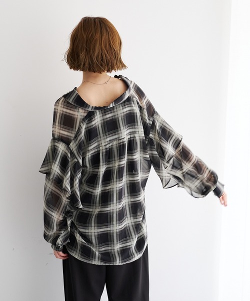 YECCA VECCA(イェッカヴェッカ)の「チェック柄シアーラッフルシャツ(シャツ/ブラウス・レディース・ブラック/ブラウン・FREE)」の7枚目の写真