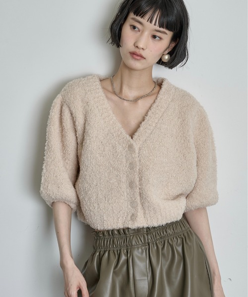 THE YOn(ザヨン)の「2wayフォルムスリーブテープヤーンニットカーデ(ニット/セーター・レディース・アイボリー/ピンク/ブラック・FREE)」の1枚目の写真