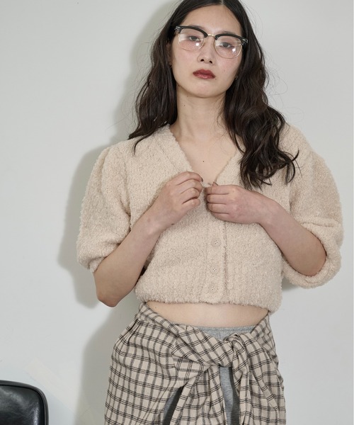 THE YOn(ザヨン)の「2wayフォルムスリーブテープヤーンニットカーデ(ニット/セーター・レディース・アイボリー/ピンク/ブラック・FREE)」の17枚目の写真