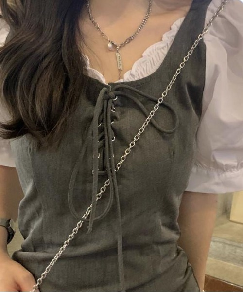 ＆soiree（アンドソワレ）の「レイヤード風レースアップ半袖ミニワンピース（ワンピース・レディース・グレー・SMALL/MEDIUM/LARGE/X-LARGE）」の5枚目の写真