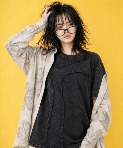 KAMINARI_TOKIO（カミナリトキオ）の「ピグメント加工フリンジ切替Tシャツ（Tシャツ/カットソー・レディース・ベージュ/ブラック・FREE）」の16枚目の写真