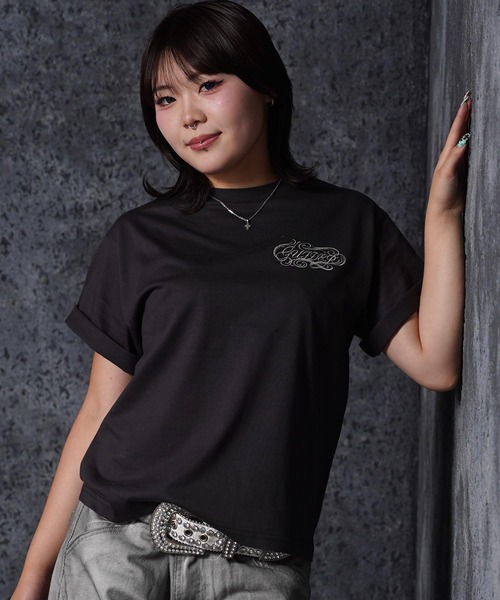 GUIDER(ガイダー)の「【GUIDER】カーシブ ロゴ Tee / Cursive Logo Tee(Tシャツ/カットソー・メンズ・ホワイト/チャコールグレー/ブラック・S/M/L)」の7枚目の写真