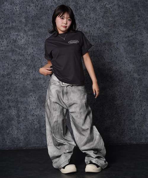 GUIDER(ガイダー)の「【GUIDER】カーシブ ロゴ Tee / Cursive Logo Tee(Tシャツ/カットソー・メンズ・ホワイト/チャコールグレー/ブラック・S/M/L)」の6枚目の写真