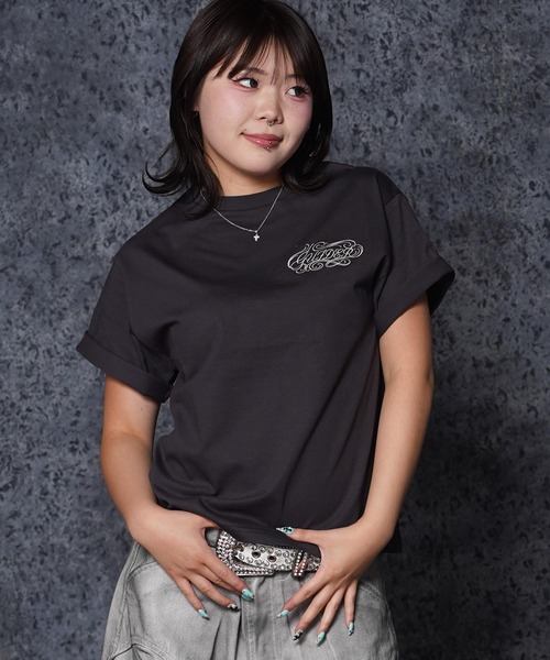 GUIDER(ガイダー)の「【GUIDER】カーシブ ロゴ Tee / Cursive Logo Tee(Tシャツ/カットソー・メンズ・ホワイト/チャコールグレー/ブラック・S/M/L)」の5枚目の写真