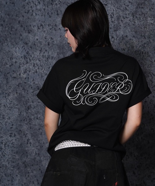 GUIDER(ガイダー)の「【GUIDER】カーシブ ロゴ Tee / Cursive Logo Tee(Tシャツ/カットソー・メンズ・ホワイト/チャコールグレー/ブラック・S/M/L)」の11枚目の写真