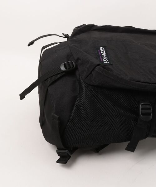 Gramicci(グラミチ)の「【RS】【GRAMICCI(グラミチ) 】TRAIL DAY PACK 25L(バックパック/リュック・メンズ・ブラック・FREE)」の3枚目の写真
