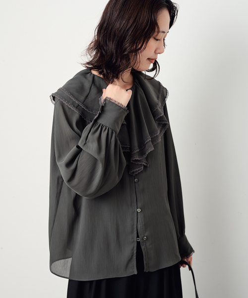SLOBE IENA(スローブイエナ)の「シフォンレースカラーブラウス(シャツ/ブラウス・レディース・アイボリー/チャコールグレー・FREE)」の8枚目の写真