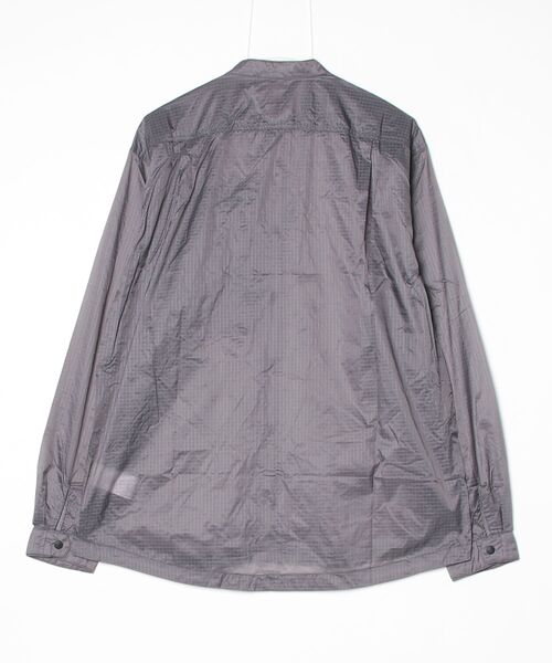 KEEN(キーン)の「NYLON PACKABLE STAND COLLAR SHIRTS / ナイロン パッカブル スタンド カラー シャツ(シャツ/ブラウス・レディース・グレー・XL/L/M/S)」の2枚目の写真