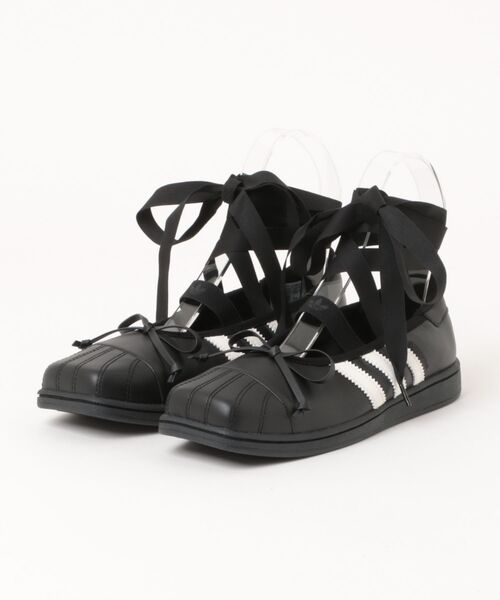 adidas(アディダス)の「ADIDAS アディダス SUPERSTAR SQ BALLET W スーパースター SQ バレエ W LB3787 CORE/CORE/OFFW(スニーカー・レディース・ブラック・25.0cm/24.5cm/24.0cm/23.5cm/23.0cm/22.5cm/26.0cm/25.5cm)」の1枚目の写真