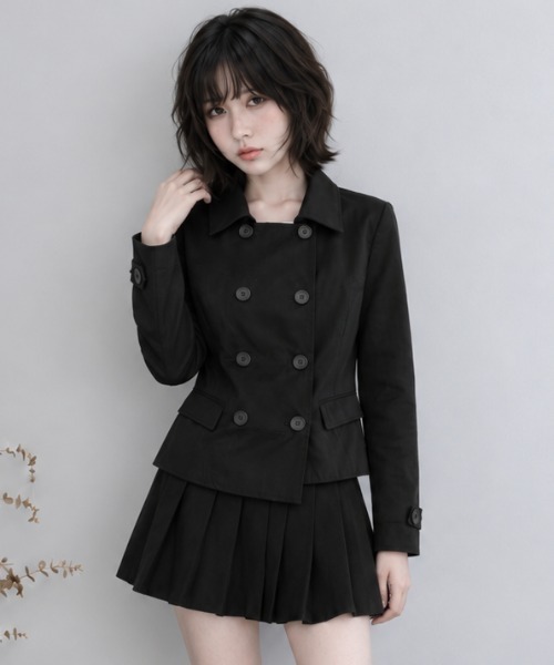 Aelina(エリナ)の「レギュラーカラーダブルブレストショートトレンチコート(トレンチコート・レディース・ブラック/ベージュ・FREE)」の4枚目の写真
