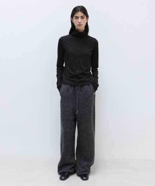 INSILENCE WOMEN(インサイレンスウーマン)の「STITCH タートルネックTシャツ ブラック(Tシャツ/カットソー・レディース・その他・SMALL/MEDIUM)」の2枚目の写真