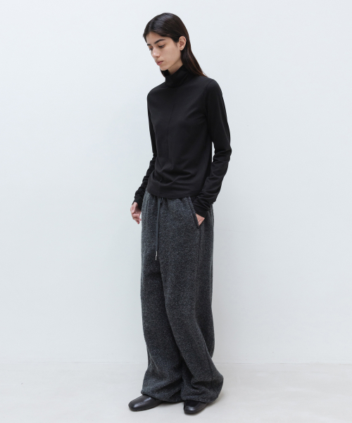 INSILENCE WOMEN(インサイレンスウーマン)の「STITCH タートルネックTシャツ ブラック(Tシャツ/カットソー・レディース・その他・SMALL/MEDIUM)」の3枚目の写真