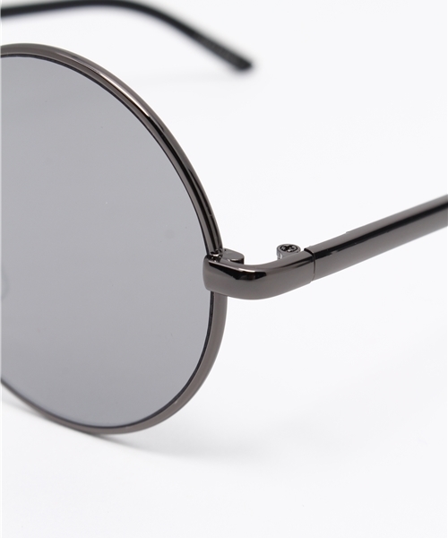 MOUSSY（マウジー）の「REFLECTION EYEWEAR（サングラス・レディース・ダークブラック/ブラック・FREE）」の3枚目の写真