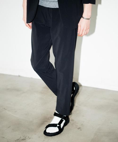 green label relaxing（グリーンレーベルリラクシング）の「KC 2WAY/STRC ポケッタブル UP 9分丈パンツ（その他パンツ・メンズ・ネイビー/ブラック・SMALL/MEDIUM/LARGE/X-LARGE）」の2枚目の写真