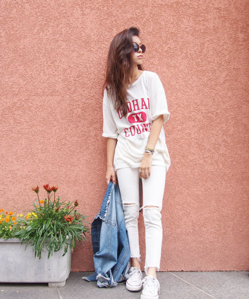Ungrid(アングリッド)の「【Casual】OLDHAMプリントTシャツ(Tシャツ/カットソー・レディース・オフホワイト/グレー/レッド・FREE)」の1枚目の写真