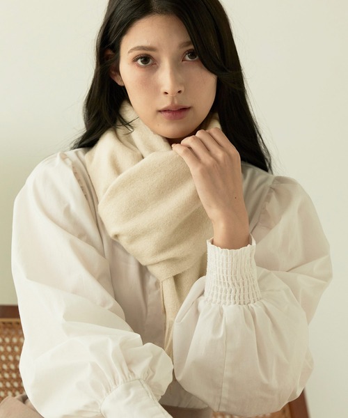 Filomo（フィローモ）の「カシミヤ100%マフラー無地（マフラー・レディース・アッシュグレー/ターコイズブルー/ブラック/ライトグレー/ボルドー/ダークグレー/モカ/ベージュ/ロイヤルブルー/マスタード/ネイビー/サックスブルー/ピンク/キャメル/レッド/カーキ/ピンクベージュ/カーキ系/ブルー系/ピンク系/グレー系/アイボリー/ベージュ系/ホワイト系/ブラウン系・FREE）」の3枚目の写真