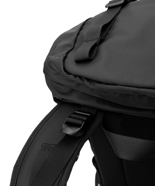 PORTER(ポーター)の「PORTER EXTREME BACKPACK <B印 YOSHIDA SELECT>(バックパック/リュック・メンズ・ブラック・ONE SIZE)」の9枚目の写真