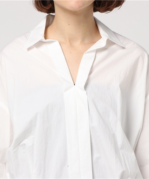 PAPILLONNER(パピヨネ)の「プルオーバーシャツ(シャツ/ブラウス・レディース・オフホワイト/サックスブルー/ブラック・FREE)」の7枚目の写真