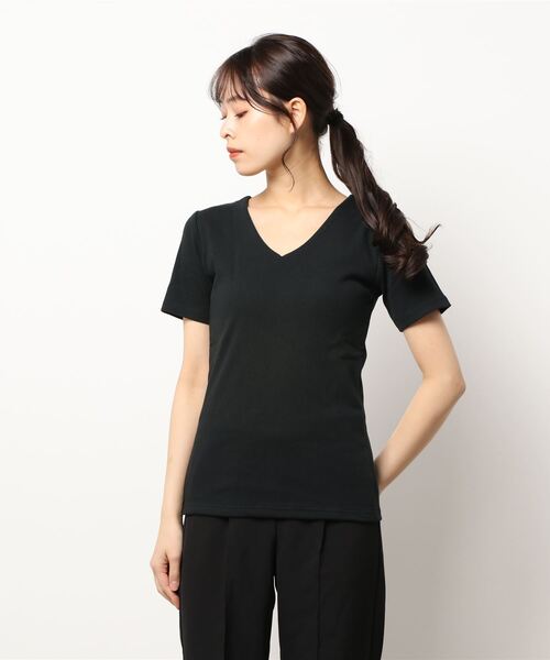 REAL CUBE（リアルキューブ）の「REAL CUBE Vネックフライスカットソー　半袖タイプ（Tシャツ/カットソー・レディース・ホワイト×ブラック/ブルー系その他/ブラック/オフホワイト/カーキ・36/38/40）」の4枚目の写真