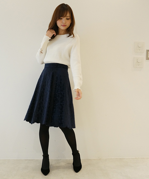 PROPORTION BODY DRESSING(プロポーションボディドレッシング)の「【美人百花 11月号掲載】スムースベロアエンブロイダリーフレアスカート(スカート・レディース・ピンク系その他/ピンク系その他2/ネイビー・1/2/3)」の2枚目の写真