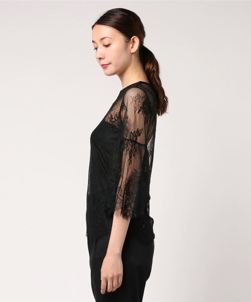 KOBE LETTUCE(コウベレタス)の「フレアスリーブフラワーレーストップス(シャツ/ブラウス・レディース・ブラック/オフホワイト・FREE)」の3枚目の写真