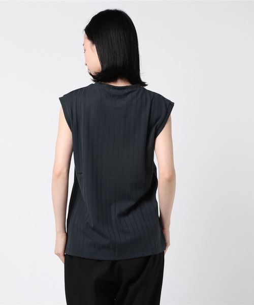 TRUDEA（トルディア）の「テレコ編みフレンチスリーブ プルオーバー（Tシャツ/カットソー・レディース・ホワイト/チャコールグレー/ブラック/ブラウン・SMALL/MEDIUM/LARGE）」の5枚目の写真