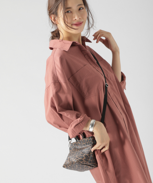 BAYFLOW（ベイフロー）の「ロングシャツワンピース（シャツワンピース・レディース・ブラウン/ベージュ/ブルー/ピンク・SMALL/MEDIUM）」の5枚目の写真