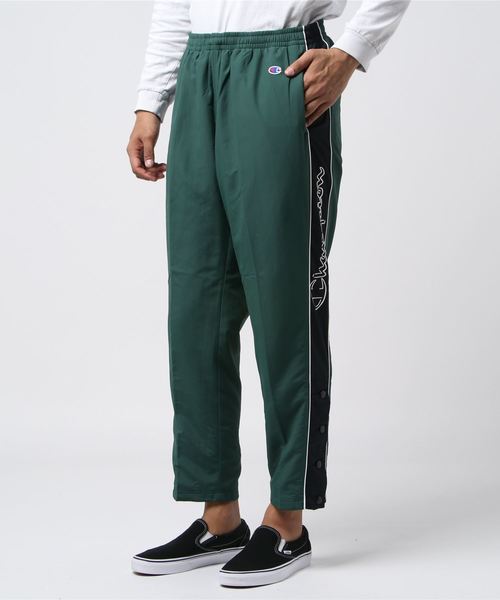 Champion(チャンピオン)の「CHAMPION/チャンピオン C3-Q209 ナイロンパンツ(その他パンツ・メンズ・ブラック/ダークグリーン・M/L/XL)」の1枚目の写真