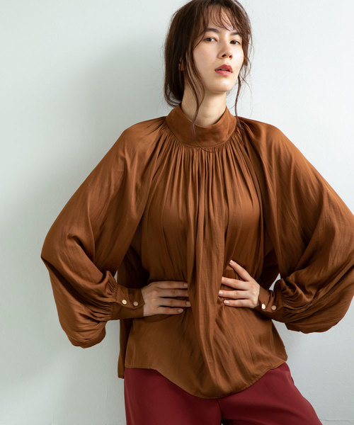 marjour（マージュール）の「CLASSICAL BLOUSE（シャツ/ブラウス・レディース・オフホワイト/キャメル・MEDIUM）」の6枚目の写真