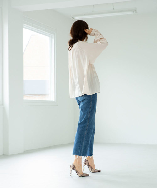 marjour（マージュール）の「CLASSICAL BLOUSE（シャツ/ブラウス・レディース・オフホワイト/キャメル・MEDIUM）」の11枚目の写真