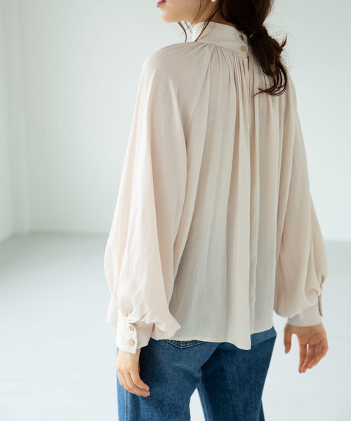 marjour（マージュール）の「CLASSICAL BLOUSE（シャツ/ブラウス・レディース・オフホワイト/キャメル・MEDIUM）」の17枚目の写真