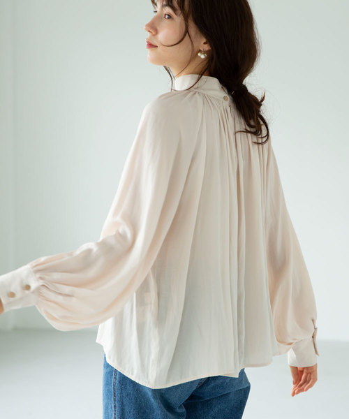 marjour（マージュール）の「CLASSICAL BLOUSE（シャツ/ブラウス・レディース・オフホワイト/キャメル・MEDIUM）」の8枚目の写真