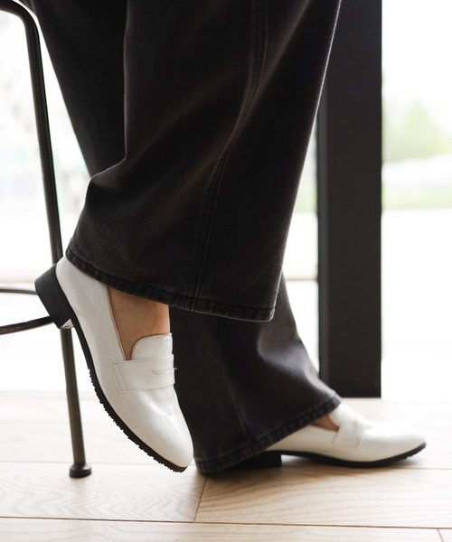 SESTO（セスト）の「生活防水。晴雨兼用コインローファーパンプス（レインシューズ・レディース・ホワイト/ブラック/チェック・22.5cm/23.5cm/24.5cm/25.5cm/23.0cm/24.0cm/22.0cm）」の19枚目の写真