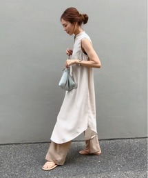 Cross slit shirt onepierce