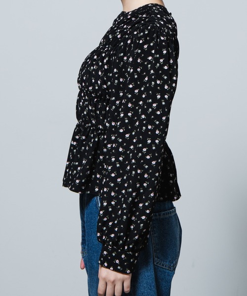 WEGO（ウィゴー）の「WEGO/フラワーシャーリングブラウス（シャツ/ブラウス・レディース・その他1・FREE）」の2枚目の写真