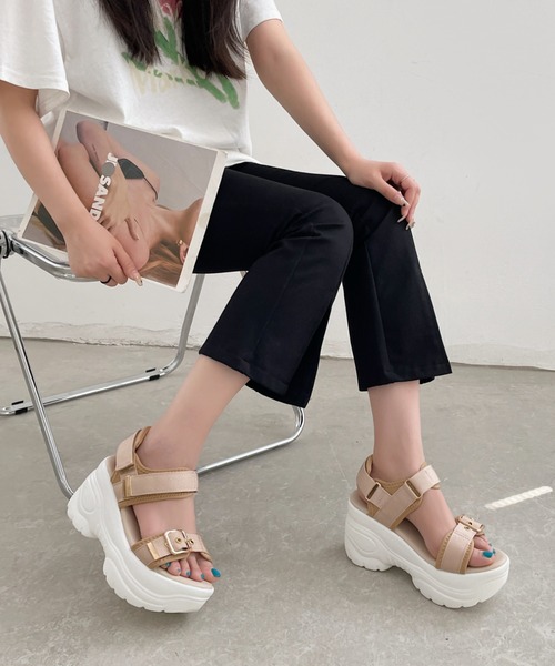 Shoes in Closet（シューズインクローゼット）の「超軽量厚底 スタイルアップソール  ベルクロ スポーツサンダル 7474（サンダル・レディース・ブラック×ホワイト/ブラック×ブラック/アイボリー/ブラウン系その他/ベージュ/ピンクベージュ/ライトピンク・M/3L/L/LL/XS/S）」の5枚目の写真