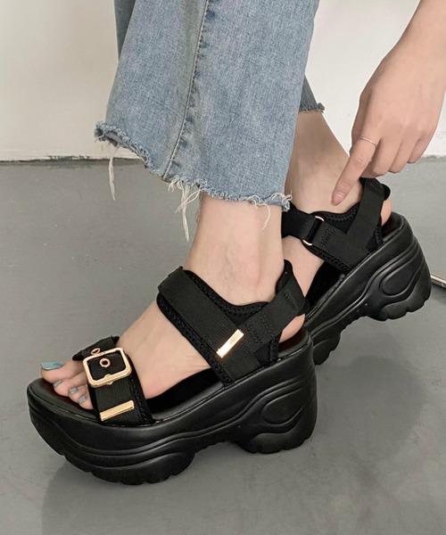 Shoes in Closet（シューズインクローゼット）の「超軽量厚底 スタイルアップソール  ベルクロ スポーツサンダル 7474（サンダル・レディース・ブラック×ホワイト/ブラック×ブラック/アイボリー/ブラウン系その他/ベージュ/ピンクベージュ/ライトピンク・M/3L/L/LL/XS/S）」の16枚目の写真