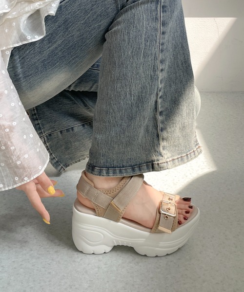 Shoes in Closet(シューズインクローゼット)の「【再入荷】+9.0㎝ 超軽量 厚底 スリムソール ゴールドアクセント スポーツ サンダル 7474(サンダル・レディース・ブラック×ホワイト/ブラック×ブラック/アイボリー/ブラウン系その他/ベージュ/ピンクベージュ/ライトピンク・M/3L/L/LL/XS/S)」の17枚目の写真