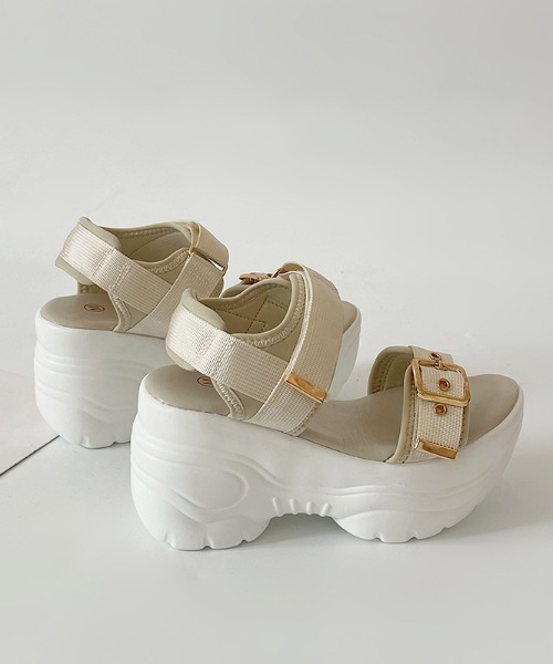 Shoes in Closet(シューズインクローゼット)の「+9.0㎝ 超軽量 厚底 スタイルアップソール ベルクロ スポーツサンダル 7474(サンダル・レディース・ブラック×ホワイト/ブラック×ブラック/アイボリー/ブラウン系その他/ベージュ/ピンクベージュ/ライトピンク・M/3L/L/LL/XS/S)」の11枚目の写真