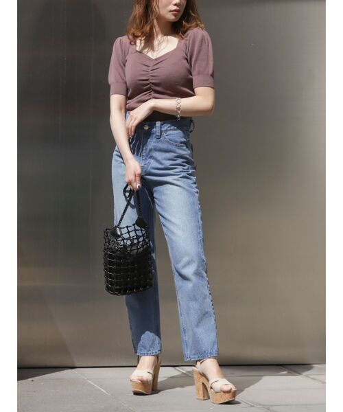 dazzlin(ダズリン)の「ハートマークギャザーニットトップス(ニット/セーター・レディース・ベージュ/ブラウン/オフホワイト/イエロー/ブルー・FREE)」の6枚目の写真