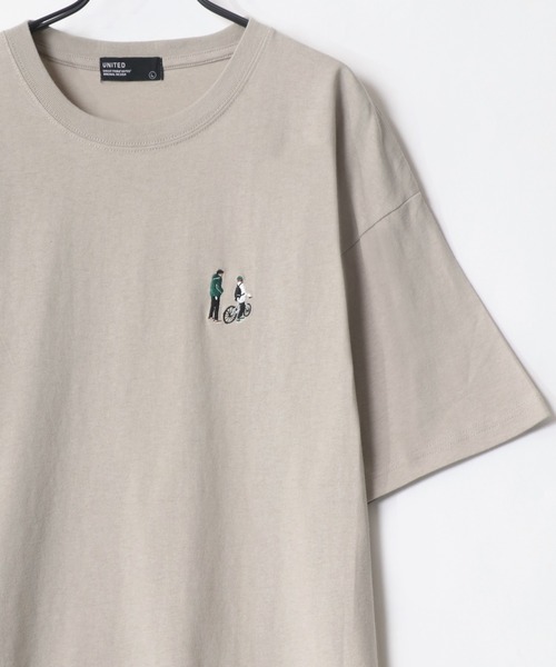 Lazar(ラザル)の「Couple Bicycle Walk ワンポイント 刺繍 ビッグシルエット Tシャツ(Tシャツ/カットソー・メンズ・ホワイト/ブラック/ベージュ/ブルー/グリーン/ミント/ホワイト系その他/ブルーグリーン・LL/M/L)」の4枚目の写真