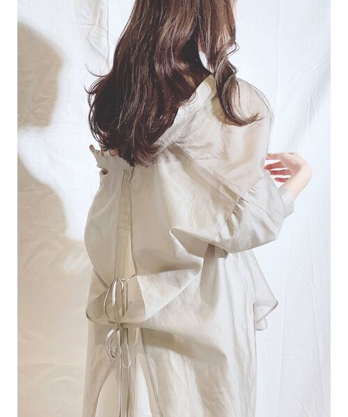 MERCURYDUO(マーキュリーデュオ)の「バックオープンリボンシャツ(シャツ/ブラウス・レディース・オフホワイト/ラベンダー/カーキ・FREE)」の21枚目の写真