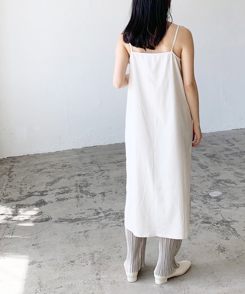 LIAN(リアン)の「楊柳シフォンワンピース&サテンキャミワンピースセット(ワンピース・レディース・ピンクベージュ/ブルー/アイボリー/ブラック・FREE)」の12枚目の写真