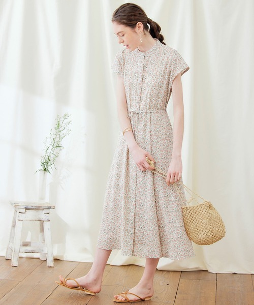 PURIL（ピュリル）の「【PURIL】サイドポケット付き フレンチスリーブ フラワープリント ゆるミモレ丈 花柄シャツワンピース（シャツワンピース・レディース・ホワイト/ブルー/モカ・S/M）」の9枚目の写真