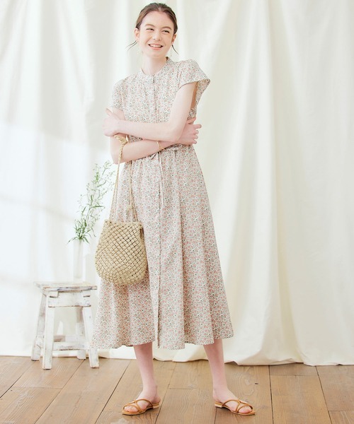 PURIL（ピュリル）の「【PURIL】サイドポケット付き フレンチスリーブ フラワープリント ゆるミモレ丈 花柄シャツワンピース（シャツワンピース・レディース・ホワイト/ブルー/モカ・S/M）」の10枚目の写真