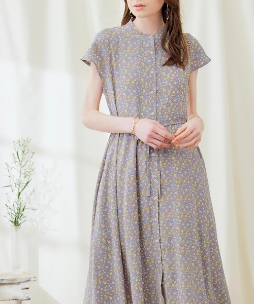 PURIL（ピュリル）の「【PURIL】サイドポケット付き フレンチスリーブ フラワープリント ゆるミモレ丈 花柄シャツワンピース（シャツワンピース・レディース・ホワイト/ブルー/モカ・S/M）」の14枚目の写真