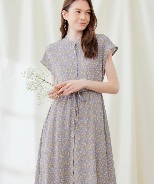 PURIL（ピュリル）の「【PURIL】サイドポケット付き フレンチスリーブ フラワープリント ゆるミモレ丈 花柄シャツワンピース（シャツワンピース・レディース・ホワイト/ブルー/モカ・S/M）」の15枚目の写真