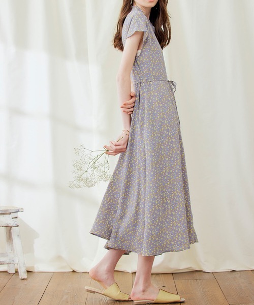 PURIL（ピュリル）の「【PURIL】サイドポケット付き フレンチスリーブ フラワープリント ゆるミモレ丈 花柄シャツワンピース（シャツワンピース・レディース・ホワイト/ブルー/モカ・S/M）」の16枚目の写真