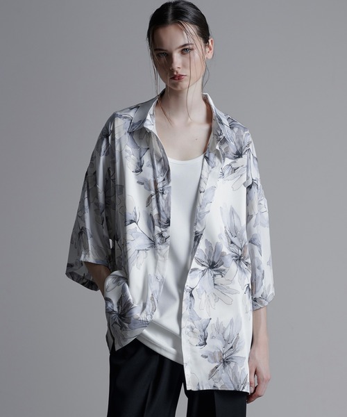 Loose/ルース(ルース)の「ドレープトロミ ルーズシャツ(シャツ/ブラウス・メンズ・ライトブルー/グレー/ホワイト/グレイッシュベージュ/ブルーグレー/ブラック/グリーン/グレイッシュブルー/ブルー系/チャコールグレー/スモークグレー/ダークグリーン/グレー系その他/ブルー系その他/ホワイト系/ブラウン系/オフホワイト/ライトグレー/ホワイト系2/ホワイト系1/グリーン系1/ブラック系1/ピンク系1/レッド系/グレー系/ブラック系・S/M/L/XS)」の3枚目の写真